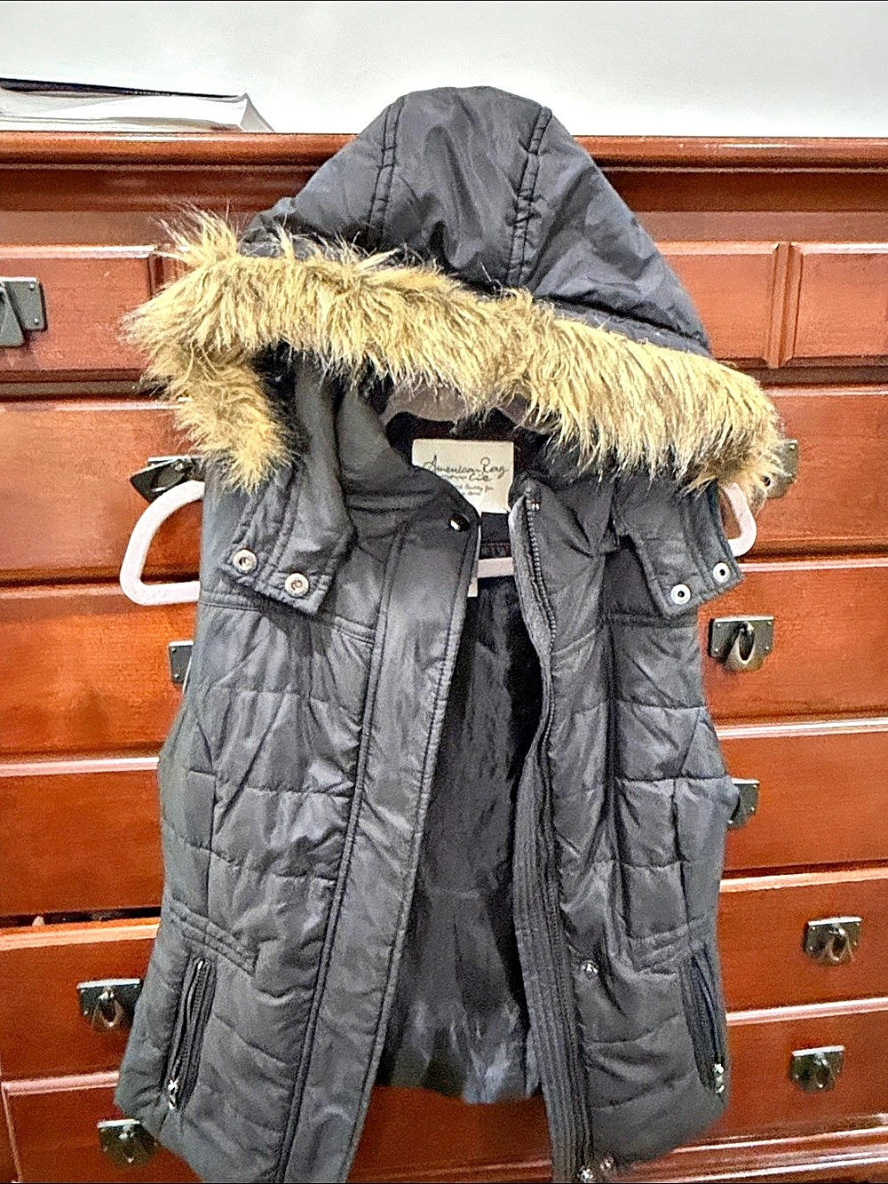 American Rag Hooded Faux-Fur Trim Quilted Vest in Black Small Like New